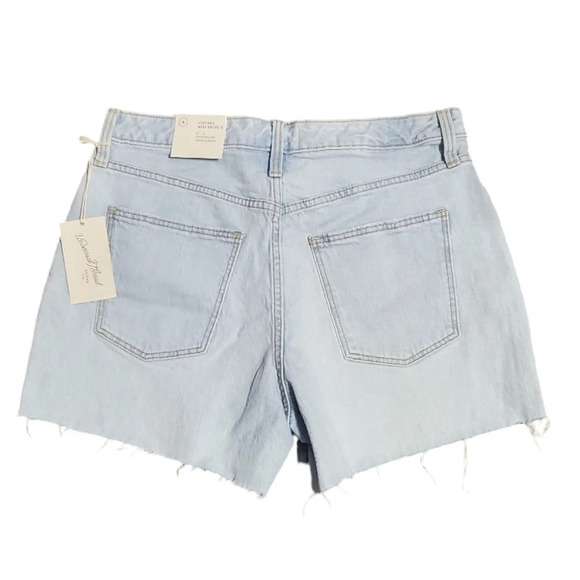 NWT Universal Thread Vintage Midi Light Blue Denim Shorts 8 - Picture 3 of 8